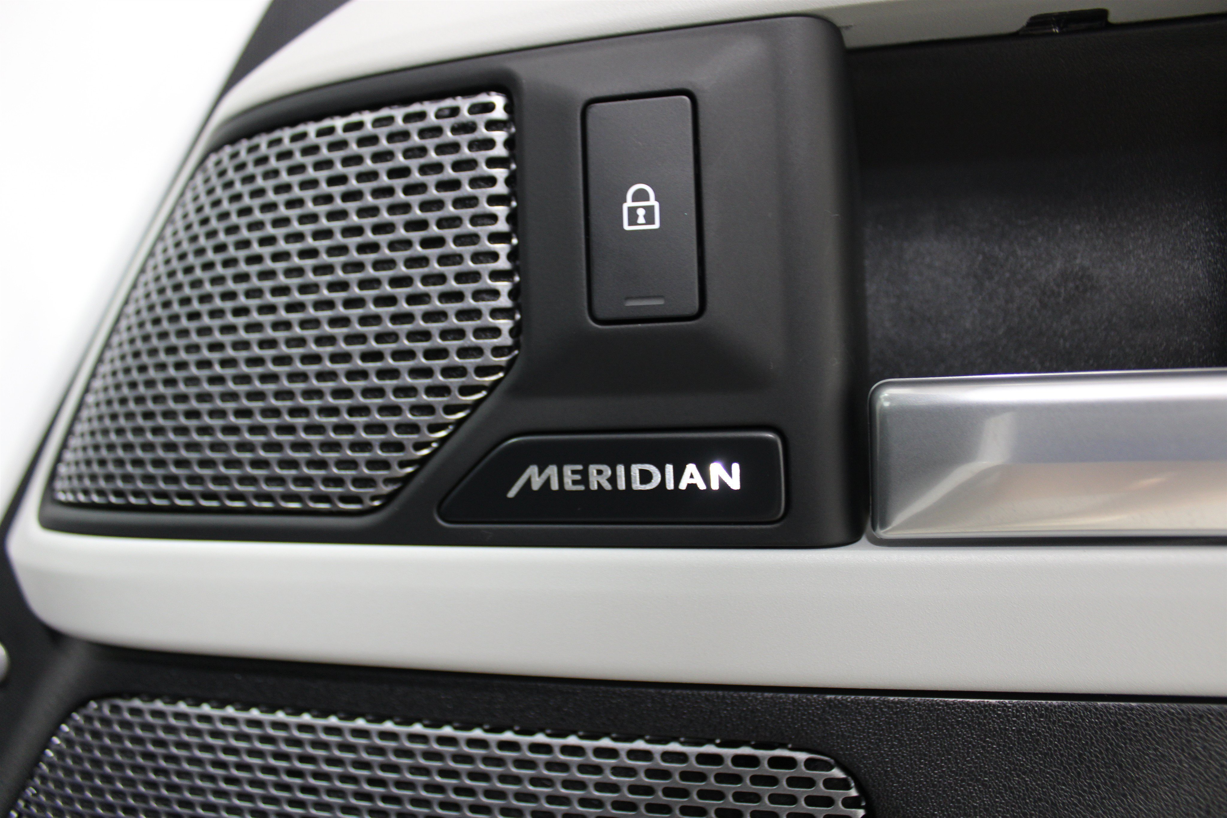 Used 2024 Land Rover Defender 110 S AWD/4WD image 24