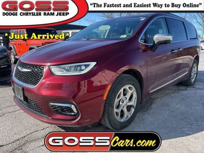 Used 2023 Chrysler Pacifica Limited w/ Trailer Tow Group