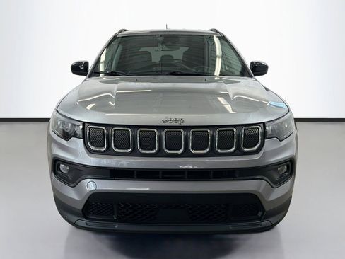 Used 2022 Jeep Compass Latitude w/ Convenience Group AWD/4WD image 3