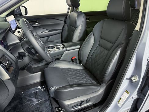 Certified 2024 Nissan Rogue Platinum image 44