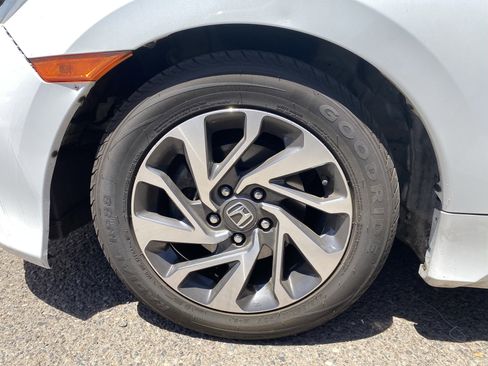 Used 2018 Honda Civic EX image 7