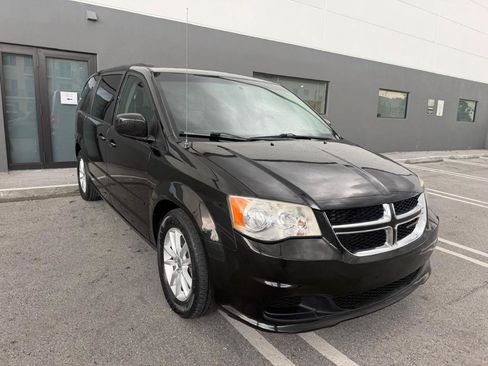 Used 2016 Dodge Grand Caravan SXT w/ Rear Park Assist Package FWD image 6