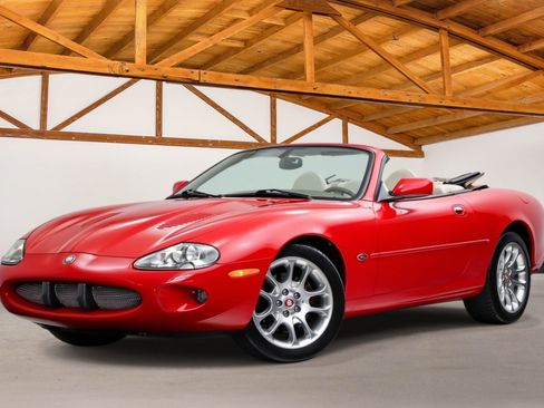 Used 2000 Jaguar XK8 Convertible RWD image 1
