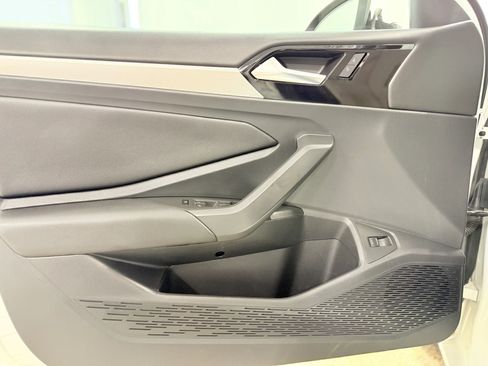 Used 2020 Volkswagen Jetta R-Line w/ R-Line Cold Weather Package image 11