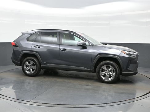 Used 2024 Toyota RAV4 LE AWD/4WD image 7