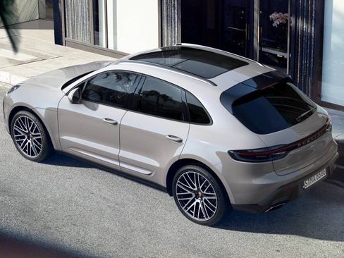 New 2026 Porsche Macan image 4