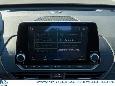 Used 2025 Nissan Altima 2.5 SV image 19