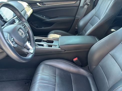 Used 2018 Honda Accord Touring image 13