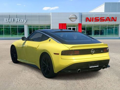 Certified 2024 Nissan Z Performance w/ Floor Mat Package RWD image 3