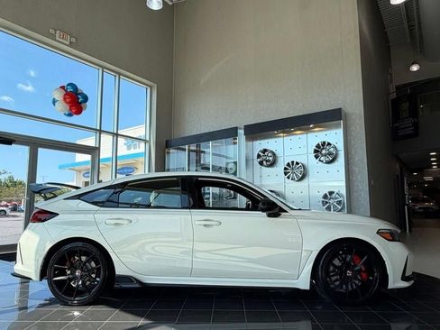 Used 2026 Honda Civic Type R image 4