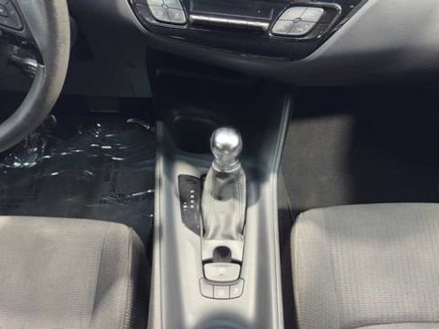 Used 2019 Toyota C-HR LE FWD image 16