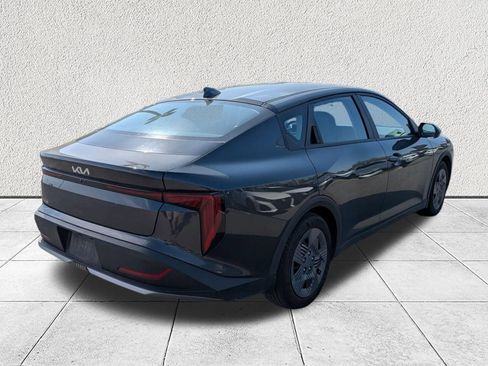 Used 2025 Kia K4 LX image 3