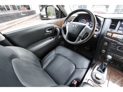Used 2017 INFINITI QX80 4WD w/ Driver Assistance Package image 12