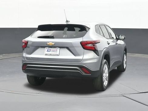Used 2024 Chevrolet Trax LS FWD image 12
