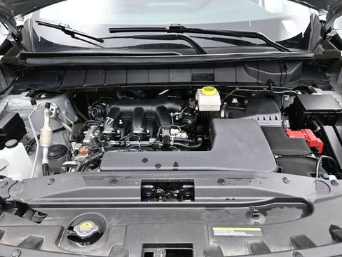 Used 2025 Nissan Pathfinder SL image 30