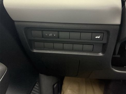 New 2025 Mitsubishi Outlander SE image 20