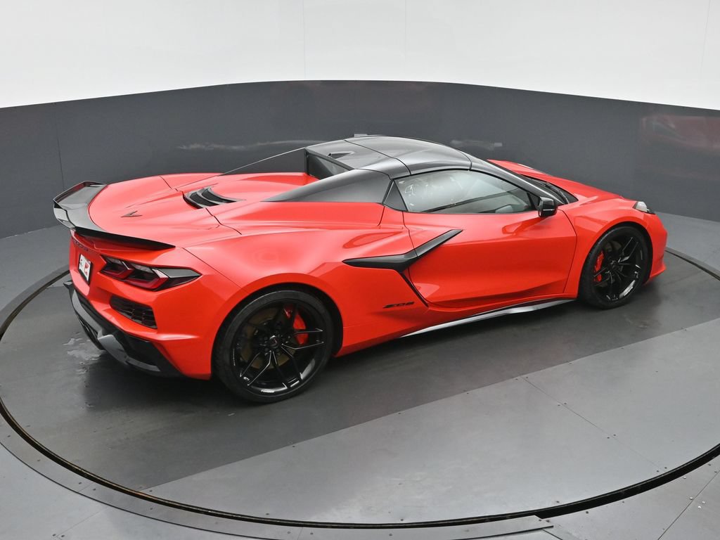 Used 2025 Chevrolet Corvette Z06 RWD image 33