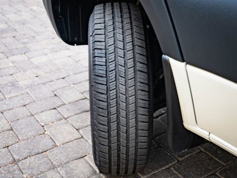 Used 2024 Mercedes-Benz Sprinter 2500 image 40