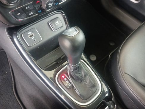 Used 2021 Jeep Compass Latitude w/ Sun and Sound Group image 32