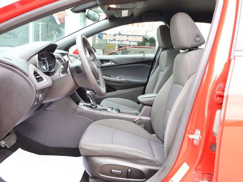 Used 2017 Chevrolet Cruze LT w/ Convenience Package FWD image 12