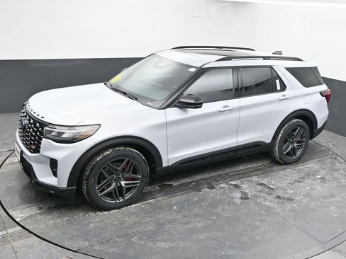 New 2026 Ford Explorer ST w/ Sun And Sound Package image 59