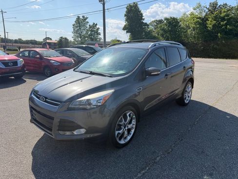 Used 2016 Ford Escape Titanium w/ Equipment Group 301A FWD image 2