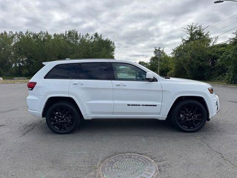 Certified 2022 Jeep Grand Cherokee Laredo X image 6