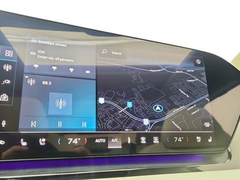 Used 2025 Audi Q6 e-tron Premium Plus image 46