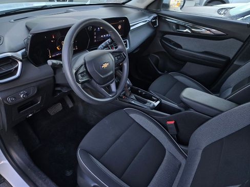 Used 2025 Chevrolet TrailBlazer LT image 8