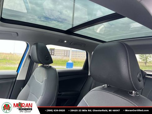 Used 2025 Volkswagen Taos SE FWD image 18