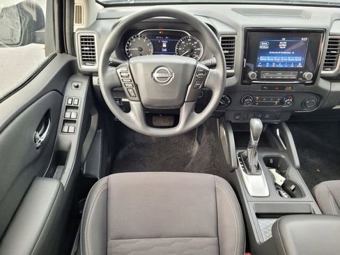 Used 2024 Nissan Frontier SV AWD/4WD image 16