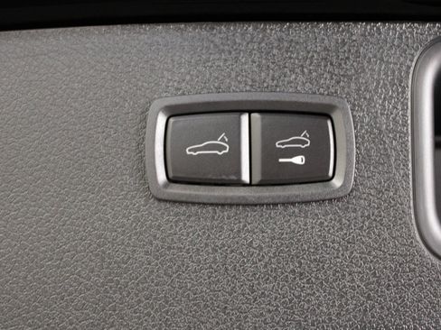 New 2026 Porsche Macan image 18