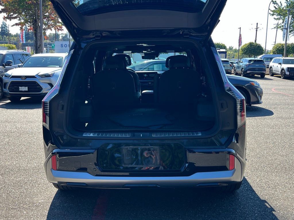 Certified 2024 Kia EV9 GT-Line AWD/4WD image 12