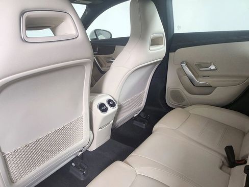 Used 2020 Mercedes-Benz CLA 250 image 13