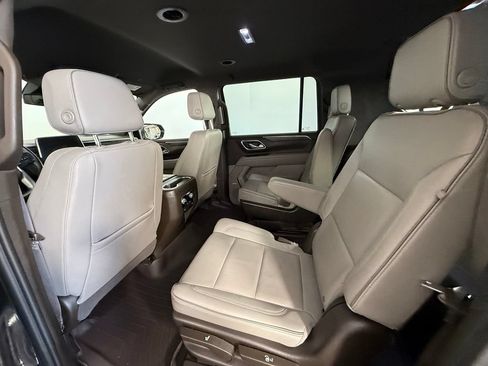 Used 2023 GMC Yukon XL SLT AWD/4WD image 15