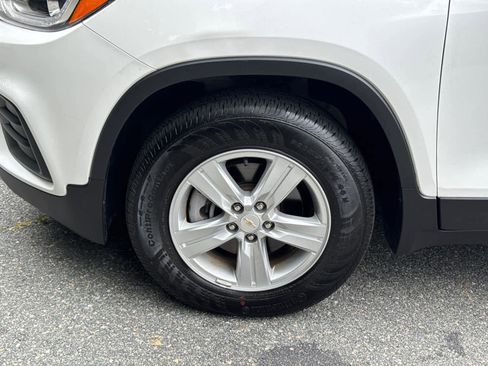 Used 2022 Chevrolet Trax LT w/ LT Convenience Package image 11