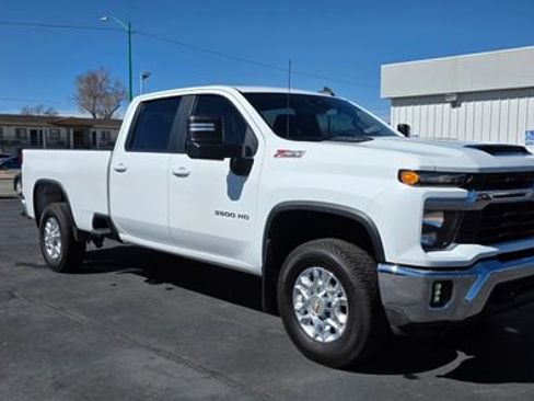 Used 2024 Chevrolet Silverado 3500 LT w/ Convenience Package AWD/4WD image 3