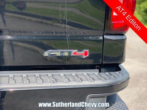 Used 2021 GMC Sierra 1500 AT4 w/ AT4 Value Package AWD/4WD image 12
