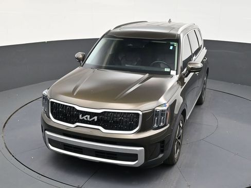 Used 2024 Kia Telluride EX FWD image 19