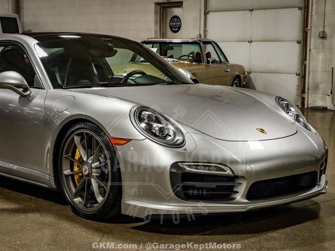 Used 2014 Porsche 911 Turbo S image 24