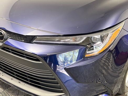 Used 2025 Toyota Corolla LE w/ LE Premium Package FWD image 12