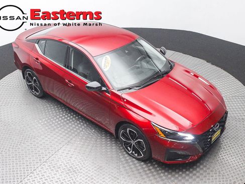 Used 2023 Nissan Altima 2.5 SR AWD/4WD image 3