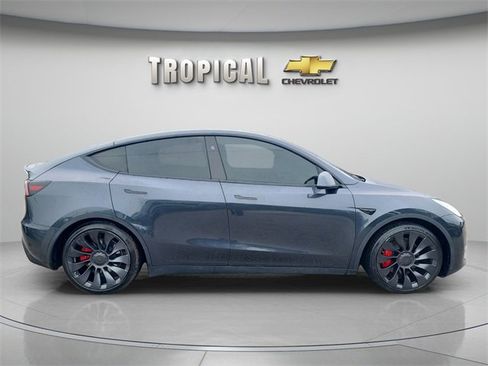 Used 2024 Tesla Model Y Performance image 6