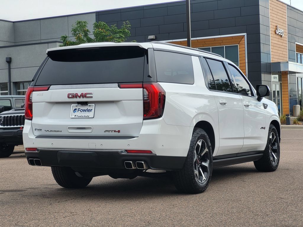 Used 2025 GMC Yukon XL AT4 w/ AT4 Premium Plus Package AWD/4WD image 7