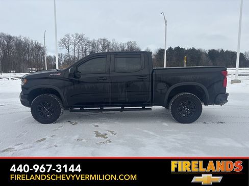 Used 2022 Chevrolet Silverado 1500 ZR2 w/ Technology Package image 2
