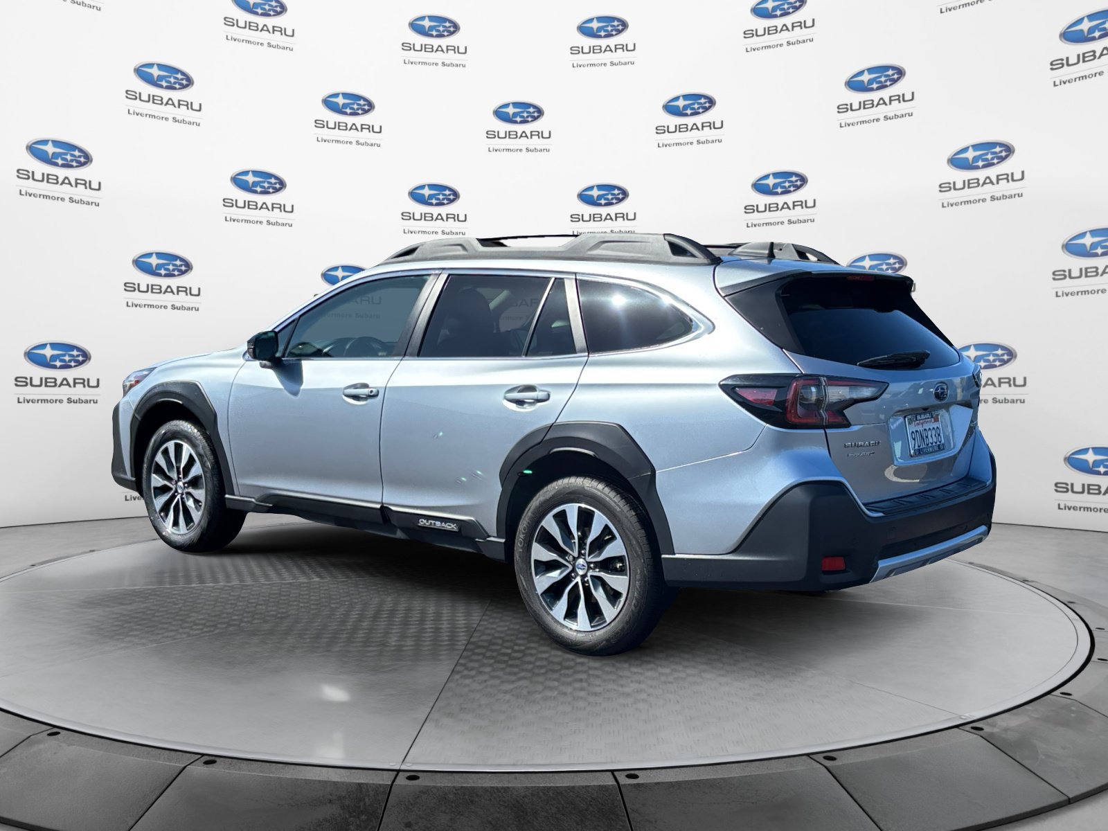 Used 2023 Subaru Outback Limited AWD/4WD image 4