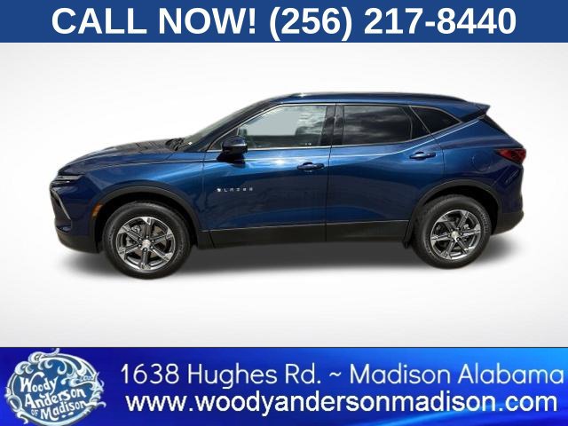 Used 2023 Chevrolet Blazer LT FWD image 3