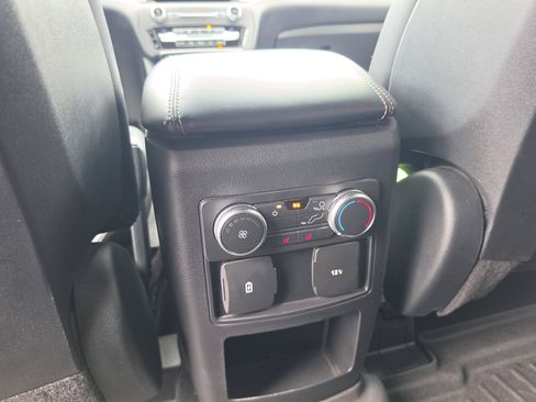 Used 2020 Ford Explorer XLT w/ Equipment Group 202A AWD/4WD image 16