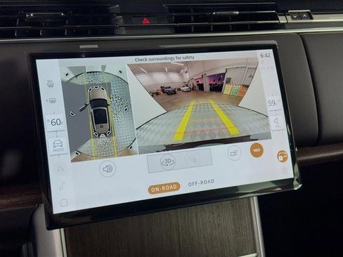 New 2026 Land Rover Range Rover SE image 17