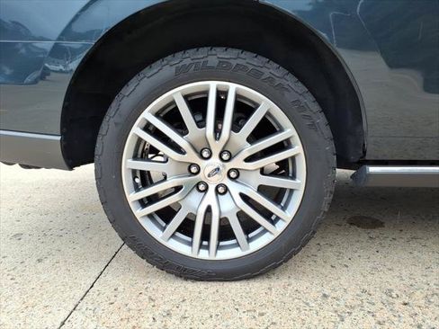 Used 2022 Ford Expedition Limited AWD/4WD image 7